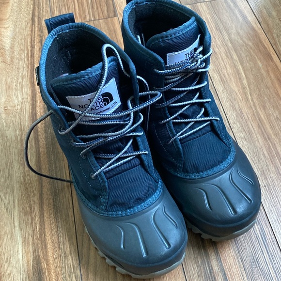 Northface Winter Boots - Picture 1 of 6